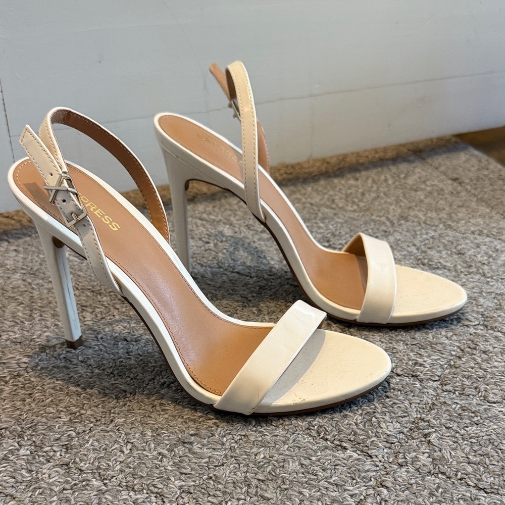 Express Women's Elegant white/‎ Cream Heels size 9